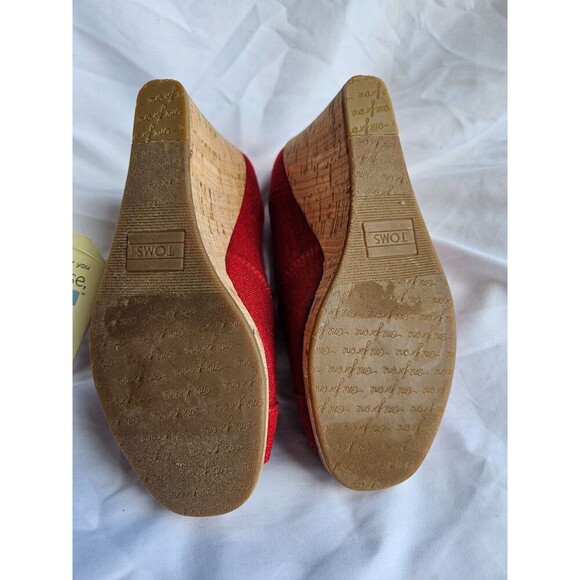 TOMS Women's Size 5 RED Classic Cork Wedge Heel Shoes Peep Toe Sandal NWOB - Picture 7 of 8